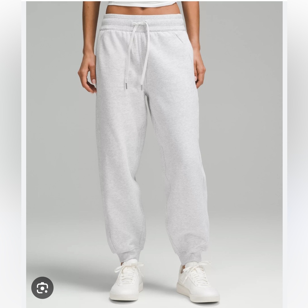 Lululemon Women’s Scuba Jogger